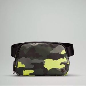 NWOT Lululemon Everywhere Belt Bag RARE